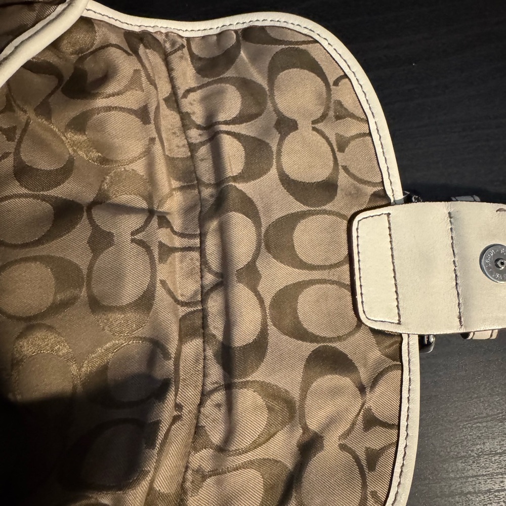 Y2K Coach vintage Cream Leather w/brown stitching Soho - signature inside OBO - Picture 4 of 10
